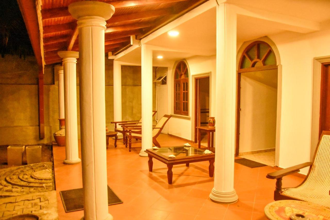 Oriental Rest Hotel ฮิกคาดูวา ภายนอก รูปภาพ